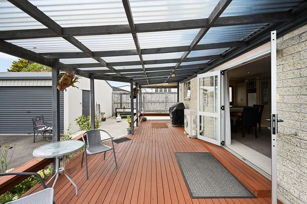 Charming 3BR Home with Deck & AC! - Photo 1