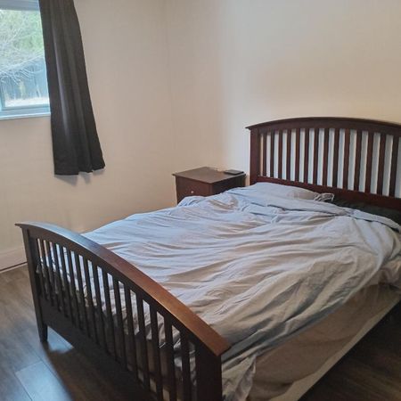 4 1/2 tout inclus, entièrement meublé à Stoneham - Libre le 1er juillet - Photo 3