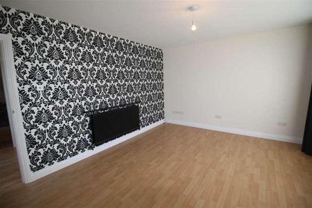 Denton Court, Burton Latimer, NN15 - Photo 3