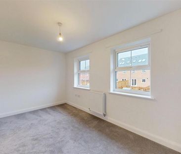 2 bedroom end of terrace house to rent - Photo 1