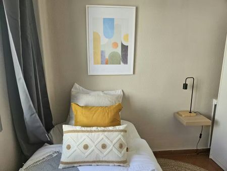 Carrer de Jaca, Valencia, Valencian Community 46010 - Photo 2