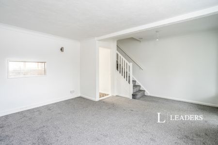 3 bedroom house to rent Parkhouse Farm Way, PO9 - Photo 4