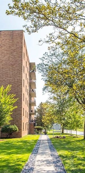 Sun Crest Tower Apartments - Photo 1