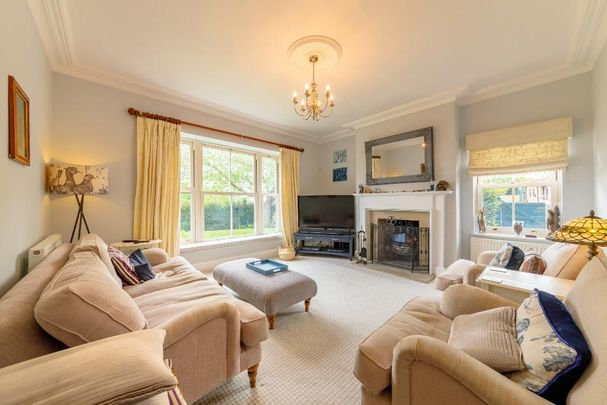 4 bedroom detached house to rent - Photo 1