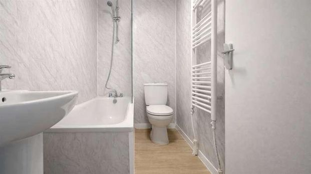 The Slade, SE18 - Photo 1