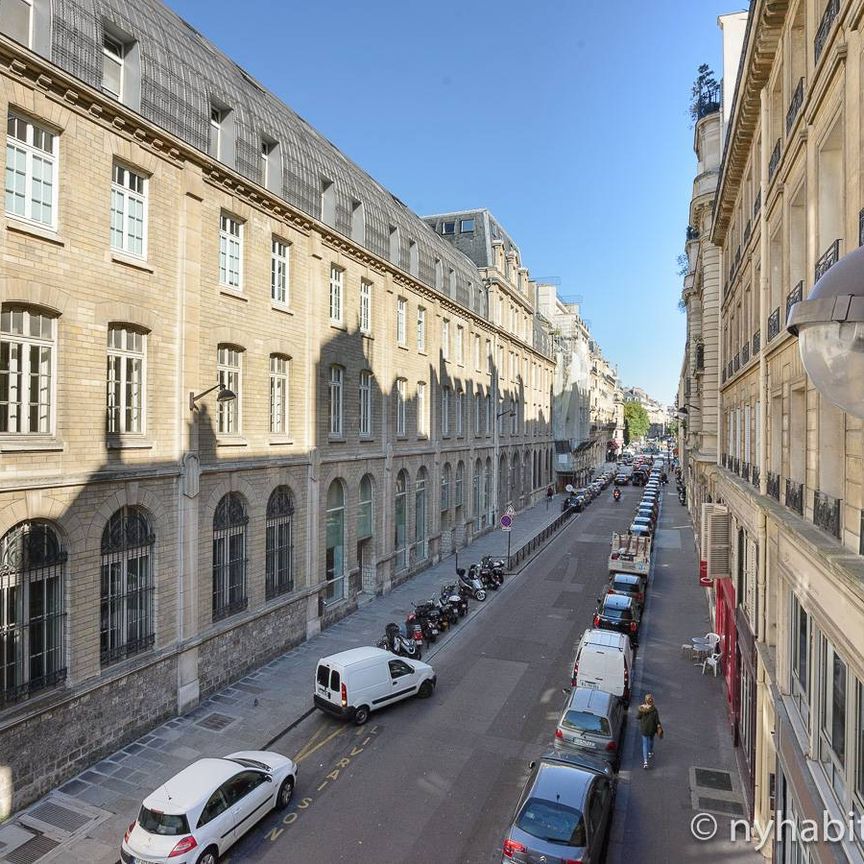 Logement à Paris, Location meublée - Photo 1