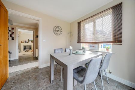 3 bedroom semi-detached house to rent - Photo 3