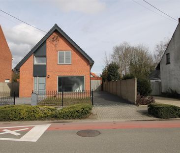 Vrijstaande gerenoveerde woning met 3 slaapkamers, tuin, terras en ... - Photo 1