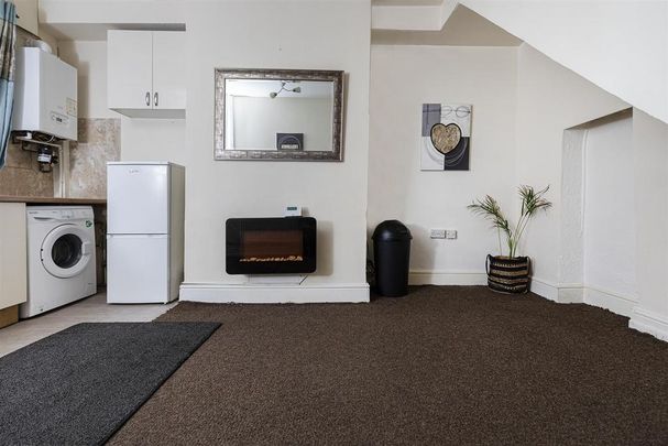 1 bedroom semi-detached house to rent - Photo 1