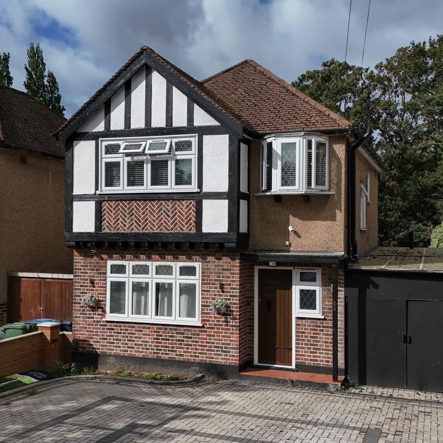 Strangeways, Watford, Hertfordshire, WD17 - Photo 1