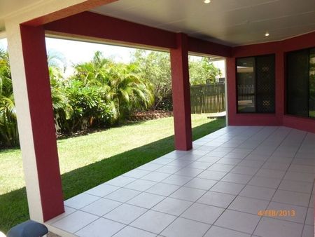 10 Donostia Crescent, Bushland Beach - Photo 4