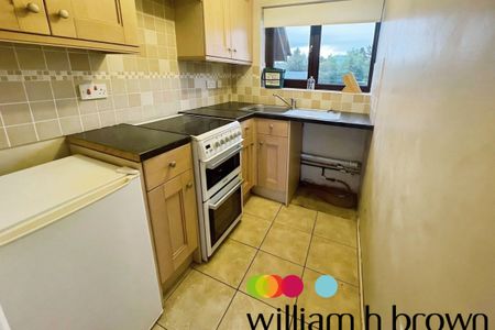 Silcock Close - Photo 2