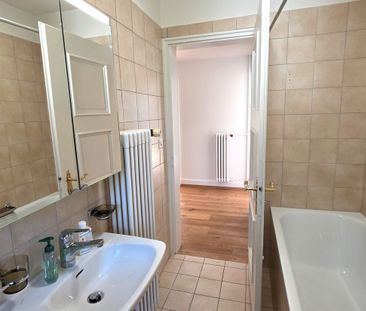 Charmante 2-Zimmer-Wohnung mit Balkon und Aussicht in Zürich-Höngg - Photo 5