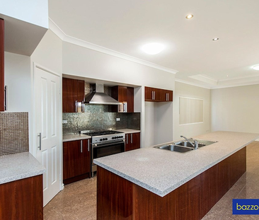 217 Ocean Keys Boulevard, Clarkson. - Photo 1