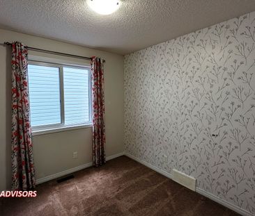 GREAT UPPER 3 BED, 2.5 BATH, 2 STOREY SF HOME WITH A DOUBLE DETACHE... - Photo 1