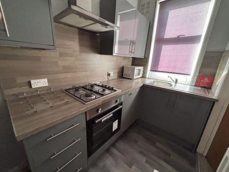 22 Thornville Terrace, Leeds, LS6 1JT - Photo 4