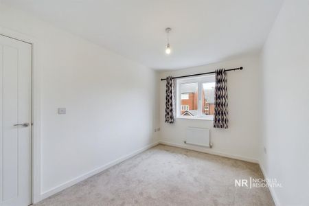 3 bedroom semi-detached house to rent - Photo 4