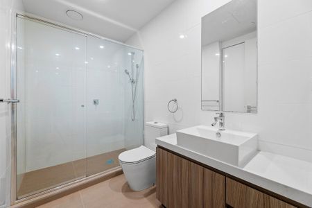 CHIC GROUND FLOOR LIVING IN ORMOND - Photo 3