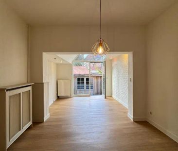 Instapklare trapgevelwoning met zonnig terrastuintje en grote bergi... - Photo 1