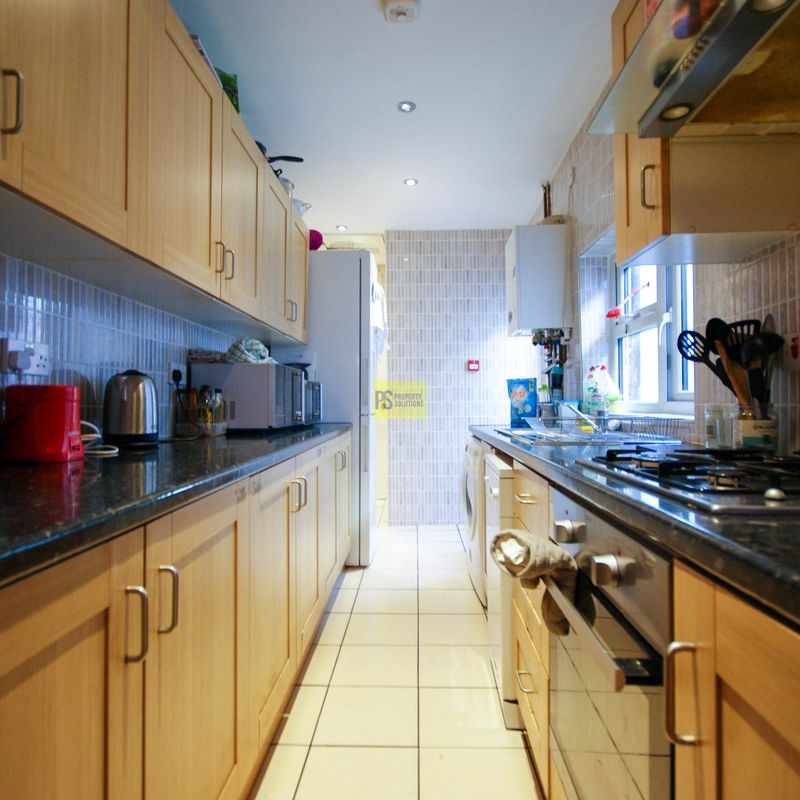 29 Harrow Road - Photo 1