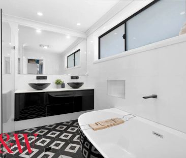 “STYLISH FAMILY HOME !!” - Photo 3