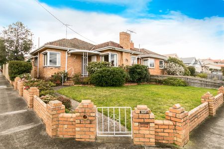 256 Tyler Street, Preston VIC 3072 - Photo 4