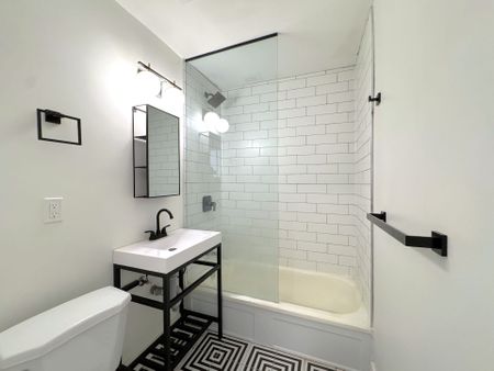 For Lease - 420 Eglinton Avenue Unit# 408, Toronto, Ontario - Photo 5