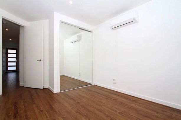 2/14 Croft Crescent, Reservoir VIC 3073 - Photo 1