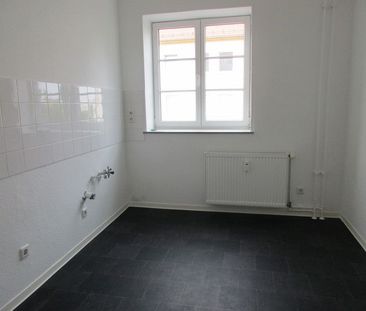 Alles was man braucht: ca 30 m2 Wohnzimmer+ ca 8,5 m2 großem Balkon! - Foto 1