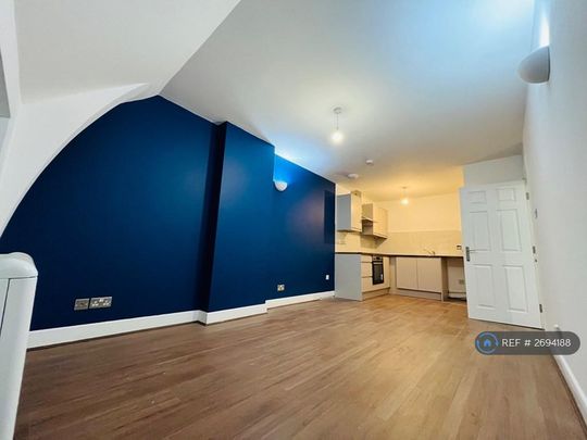 1 bedroom flat to rent - Photo 1