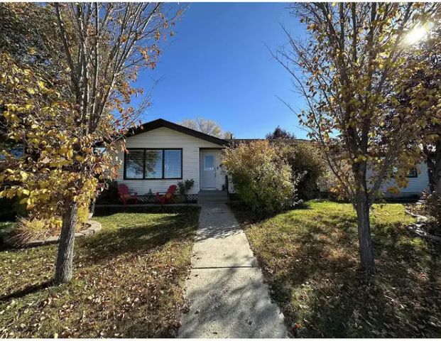 Hot Tub Bungalow | Calgary - Photo 1