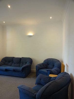 2 Bed Flat, Cavendish Road, SW12 - Photo 1