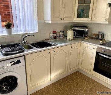 1 bedroom property to rent in Oldham - Photo 4