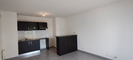 Location Appartement 3 pièces 54m² LAUNAGUET 31140 - Photo 5