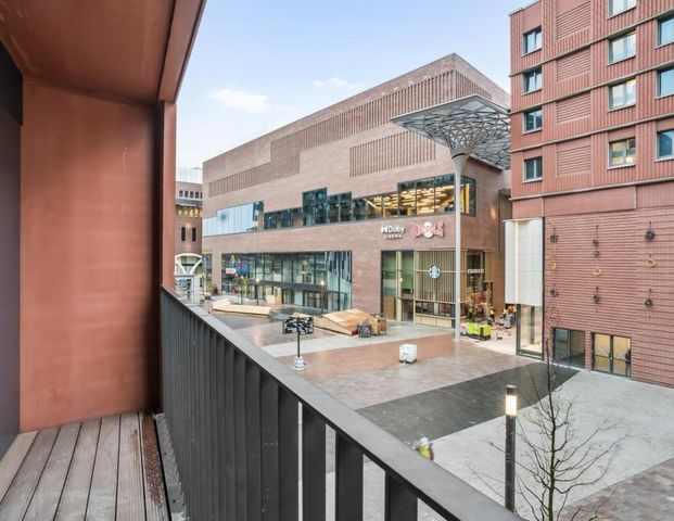 Stilvolles Wohnen im ElevenDecks: Zwei-Zimmer-Apartment mit hochwertiger Teilmöblierung! - Photo 1