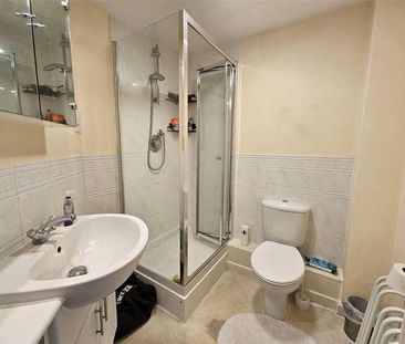 Rossby, Shinfield, Reading, Berkshire, RG2 - Photo 5