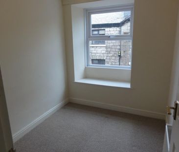 2 bedroom end of terrace house to rent - Photo 2
