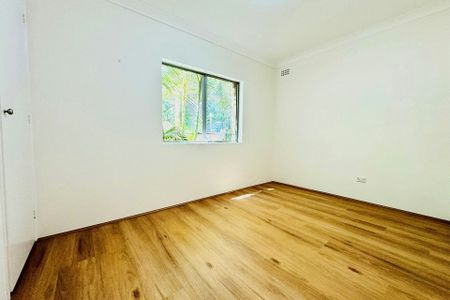Spacious 2 bedroom unit with garage and balcony**1st Open Inspection Wednesday from 1-1.15pm (No prior access)** - Photo 4