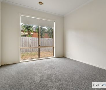 Well-Presented 3-Bedroom Home in Convenient Location in Werribee - Photo 4