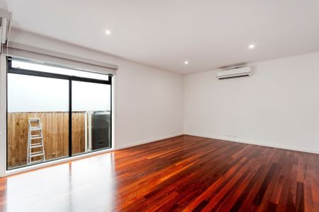 3/6 Eve Court, Forest Hill - Photo 2