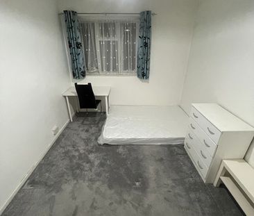 Room in a Shared House, Colverson House, E1 - Photo 3