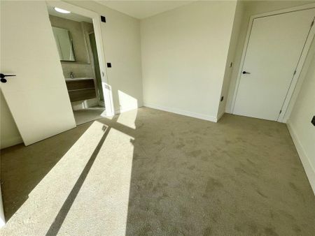 3 bedroom apartment to rent - Photo 4