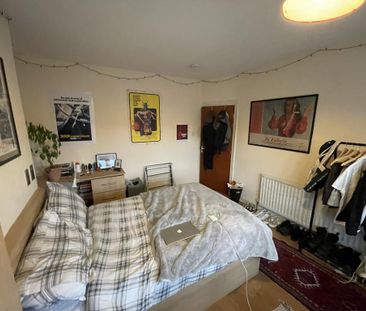 5 bedroom semi-detached house to rent - Photo 2