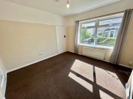Beauvale Crescent, Nottingham, Hucknall - Photo 4