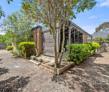 Spectacular Brookfield Family Home with Side Access to park your Ca... - Photo 5