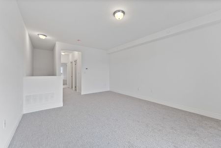 For Lease - 2140 Trafalgar Rd Road Unit# 47, Oakville, Ontario - Photo 2