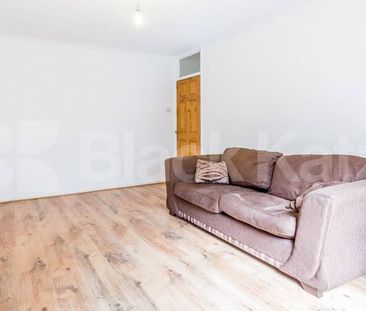 A beautiful one bedroom property located in a private purpose built... - Photo 6