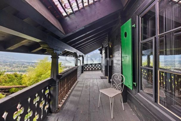 Very nice 6.5 room duplex with a view of the lake! - Photo 1