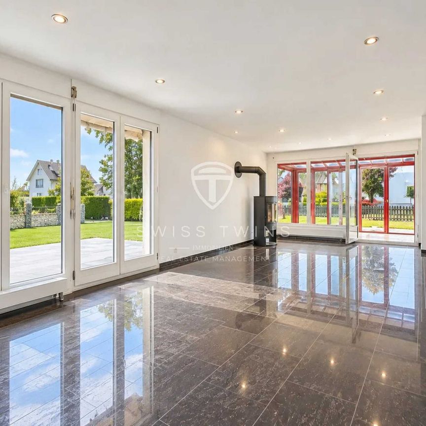 5-room detached house with sunny garden, fireplace and 4 parking spaces in Kleindöttingen - Photo 1