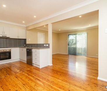 Freshly Updated Home in Convenient South Penrith Location - Photo 5